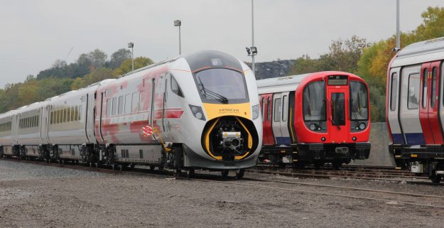 日立IEP 800级和庞巴迪股票在Asfordby Sidings