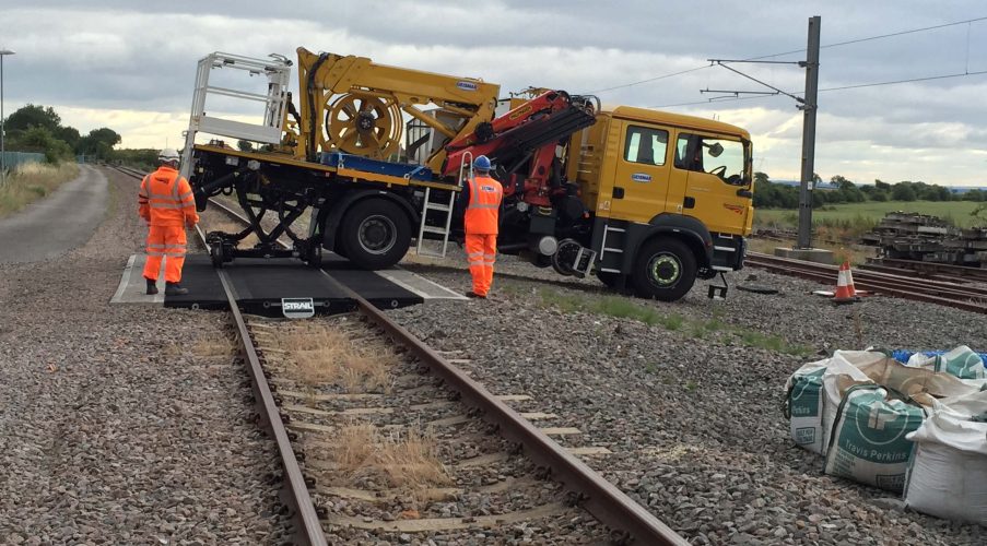 Geismar mobile elevated work platform at the road rail access point