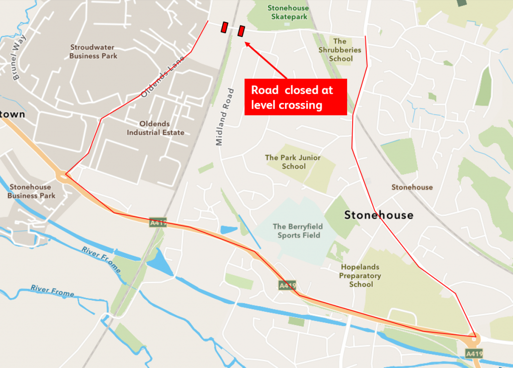 Map showing road closure at Old Ends Lane level crossing and the vehicle diversion route via Bristol Road (A419) and Bath Road/High Street (B4008).